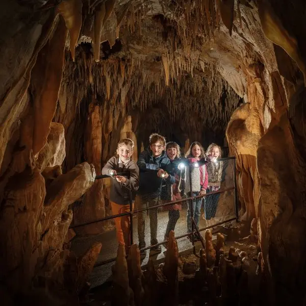 Petite aventure souterraine copyright grotte de Villars par Rémi Flament