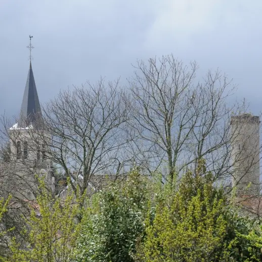 Piégut-Pluviers   la Tour et l'église