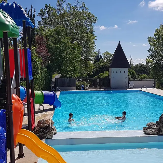 Piscine exterieure©Camping Bleu Soleil