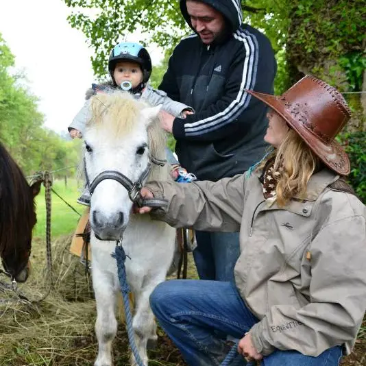 au-cheval-qui-brouste-famille