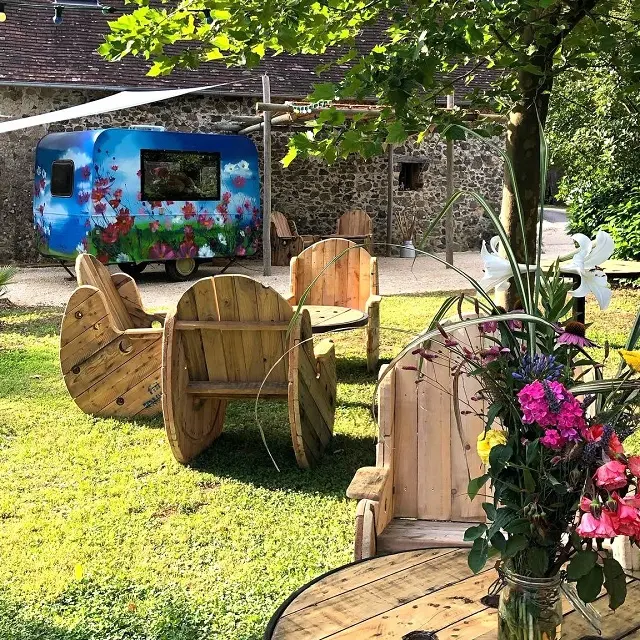 caravane béchadie jardin