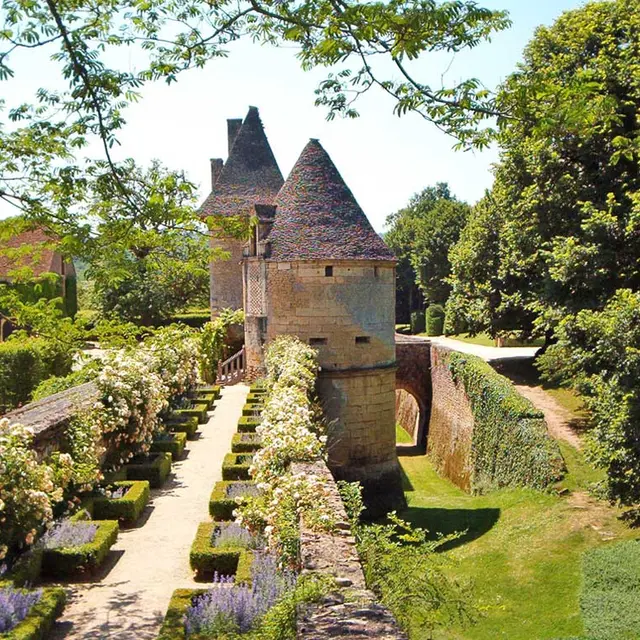 Château de Losse_rempart fleuri