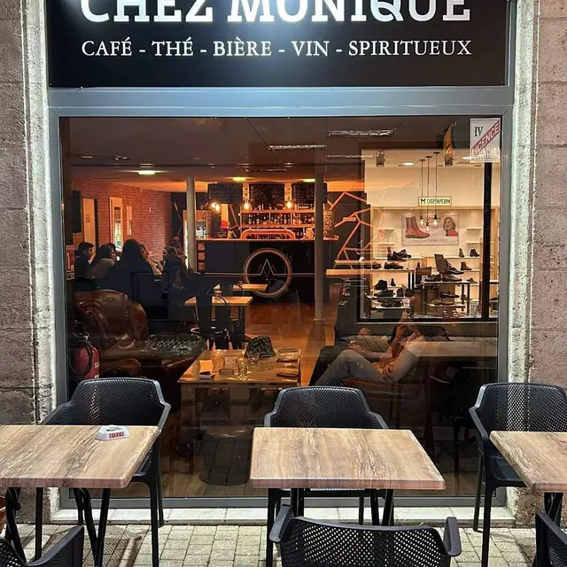 chez monique