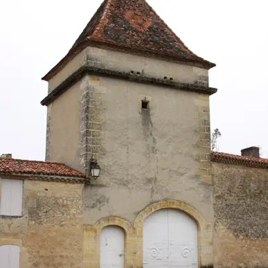 demeure avec pigeonnier