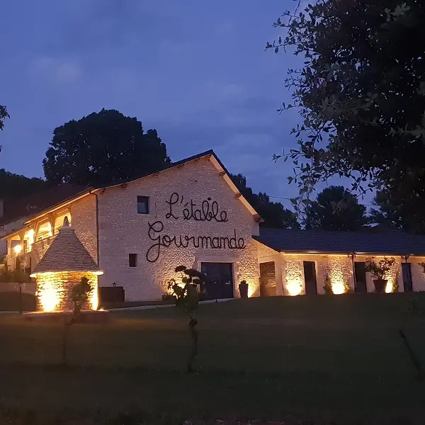 facade-de-nuit