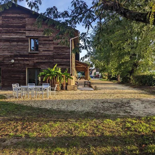 gite-de-groupe-Les Cinq Chateaux - Vezac (4)