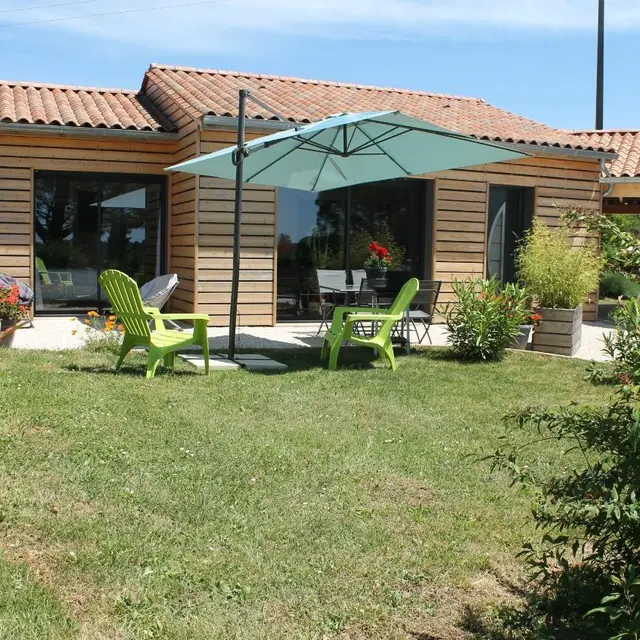 Les 3 Cypres climatisé et piscine proche de Sarlat_1