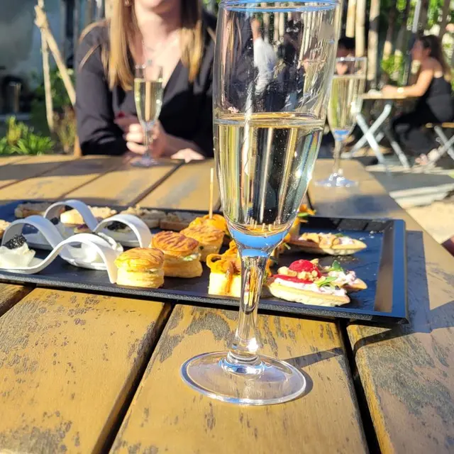 inauguration terrasse caviar de neuvic