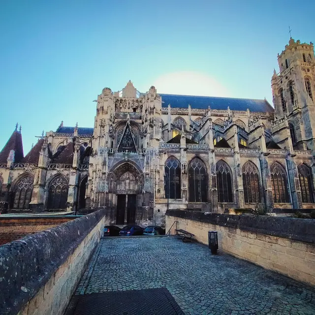 Eglise Gisors côté