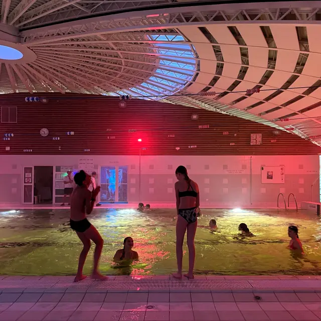 Piscine tournesol éclairage