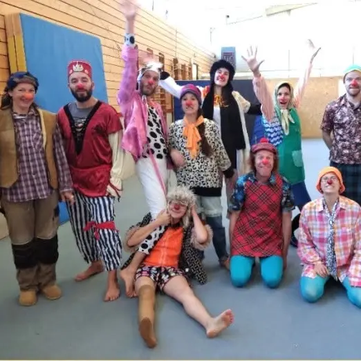 Une bande de clown