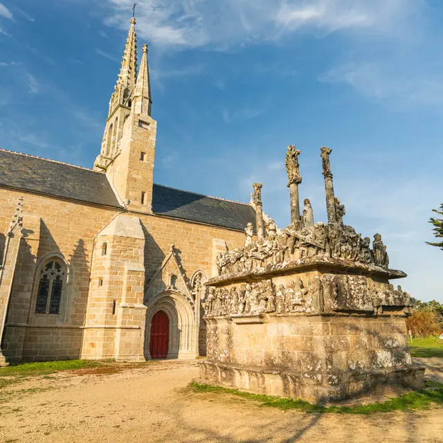 Chapelle et calvaire de Tronoën à Saint-Jean Trolimon