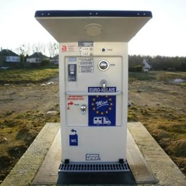 aire de camping-car parking intermarche guemene-sur-scorff pays roi morvan morbihan bretagne sud