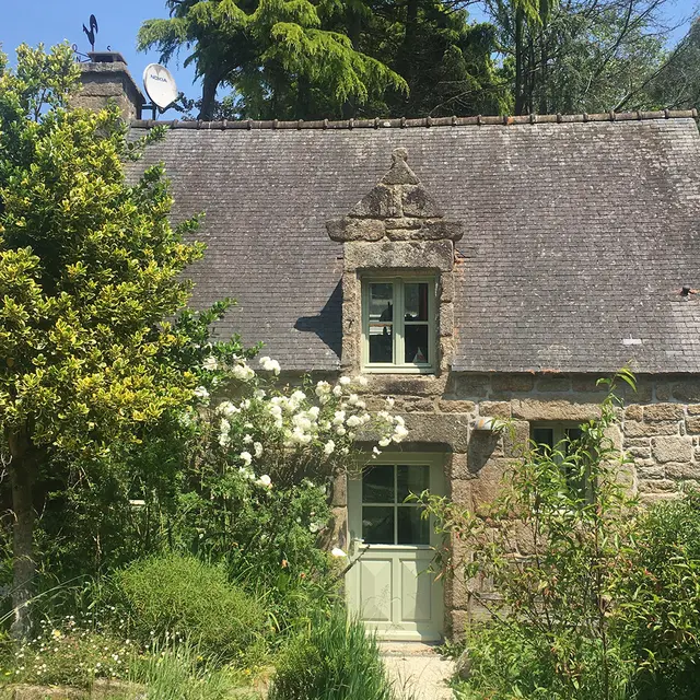 Maison-du-four-ext-Manoir-de-Goaz-Froment-gites-charme-bretagne-1920x1080