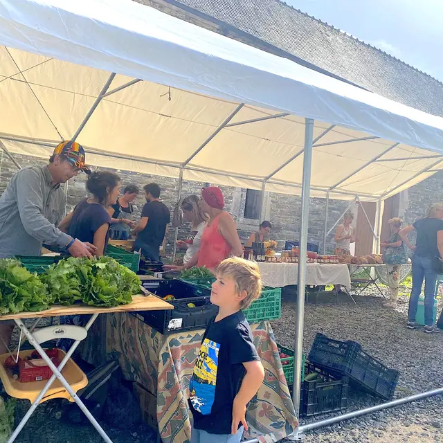 2-LE MARCHÉ DU MANOIR DE TROROZEC