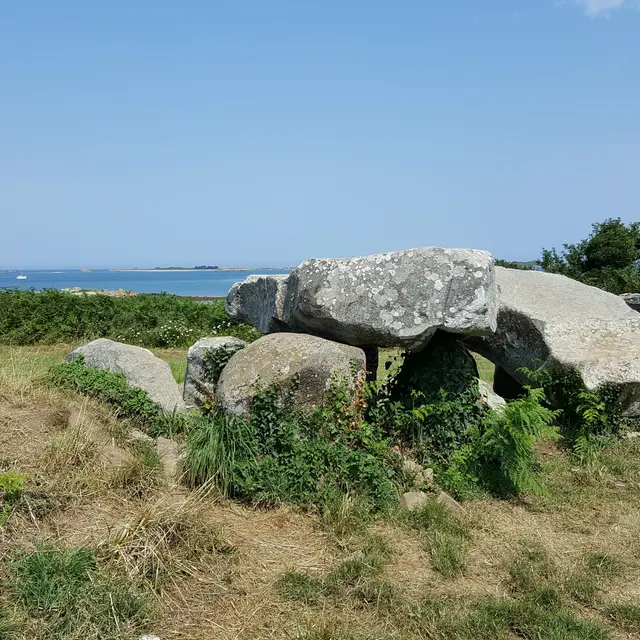 Allée couverte de Men-ar-Rompet, Kerbors, Côtes d'Armor