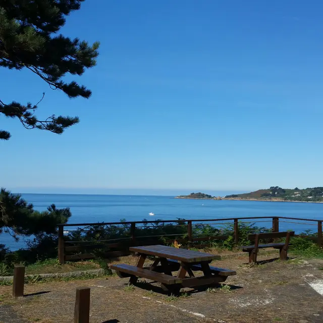 table pic nic parking goas lagorn