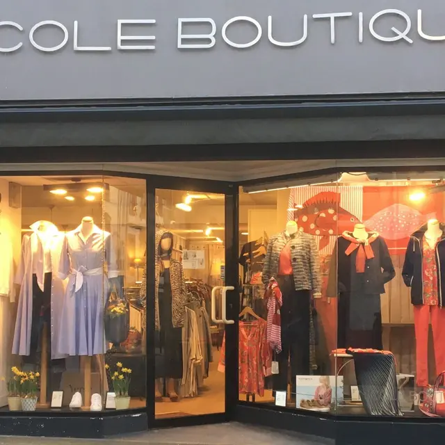 vitrine nicole boutique