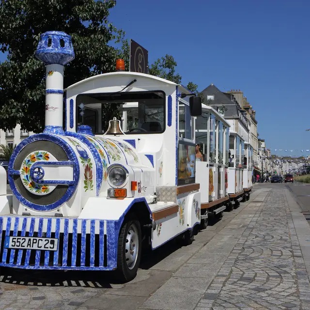 Petit train touristique à Concarneau