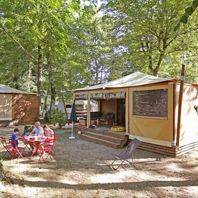 Camping Huttopia Douarnenez chalet arizona ext