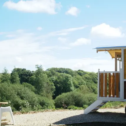 Camping le bonheur côté pré_ploneour-lanvern_pays bigouden_roulotte