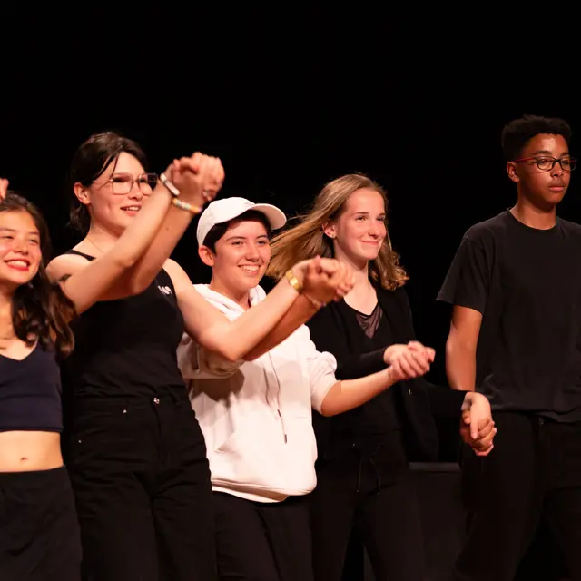 des ados qui aiment le theatre