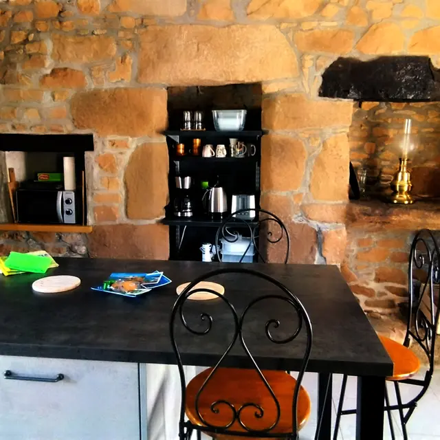 La cuisine et ses niches dans la pierre