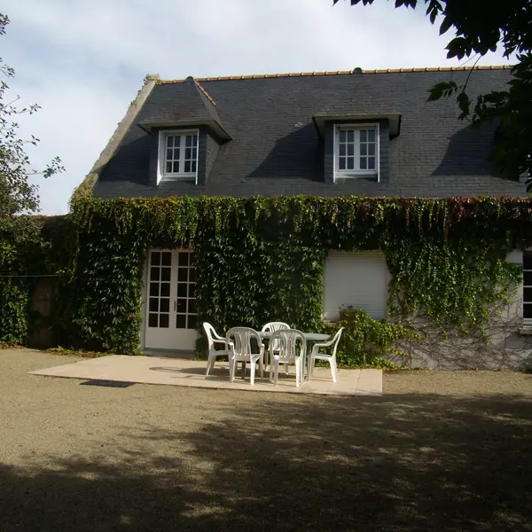 Location - RIOU Jean - Lesconil - Pays Bigouden - Bigoudenjoy 1