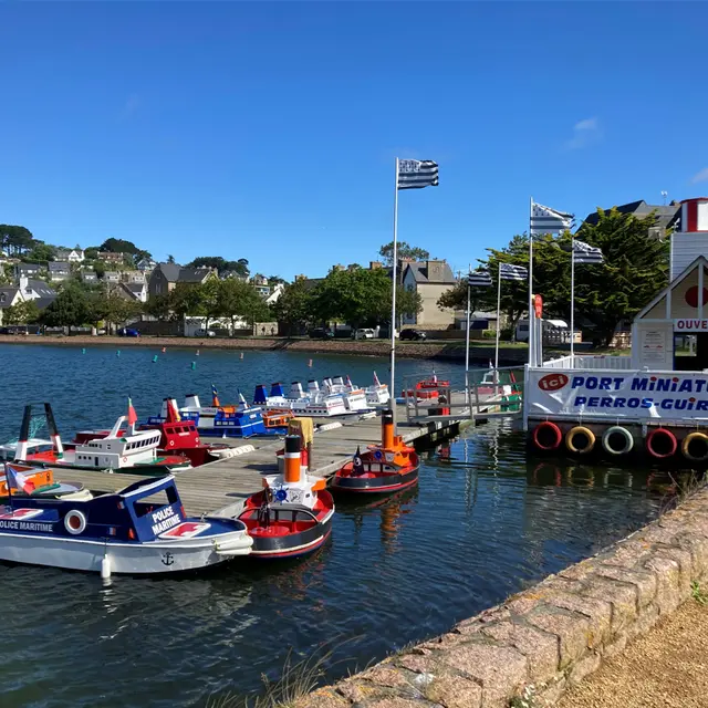 port miniature 2