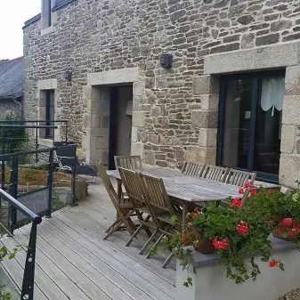 puitsdejeanne-Tourelle-façade