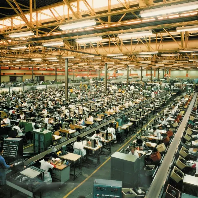 4-au-14-novembre-expo-chaussures-centre-multimedia-neuvic-MarbotThéorat_1965_@Eclancher