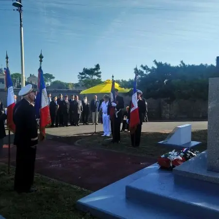 62 - CEREMONIE COMMEMORATIVE