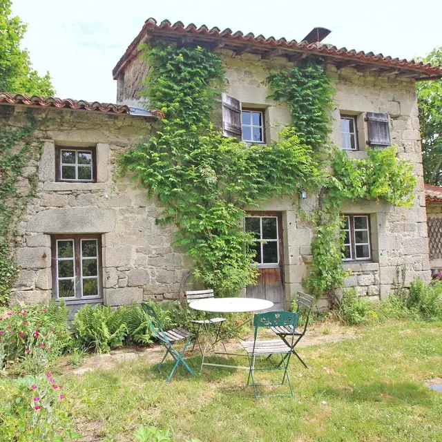 Gîte de Chèdeville à Ambazac en Haute-Vienne_1