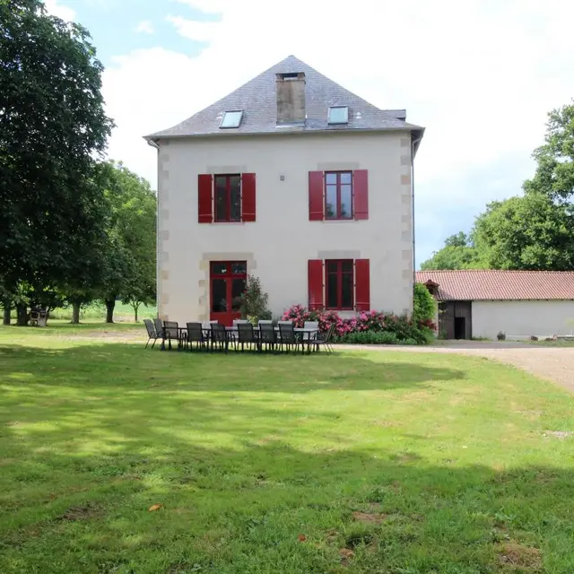 Gîte Le Boucheron à Beynac en Haute-Vienne (Limousin), la maison et le jardin._1