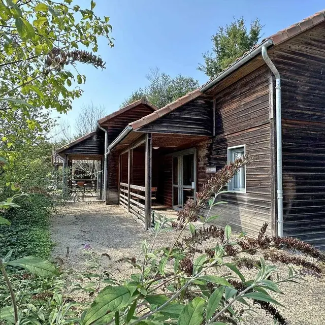 Gîte Betoulles et Bataudas (PMR) dans le Hameau de gîtes du Vieux Poirier à Verneuil sur Vienne en Haute-Vienne (Nouvelle Aquitaine)_1