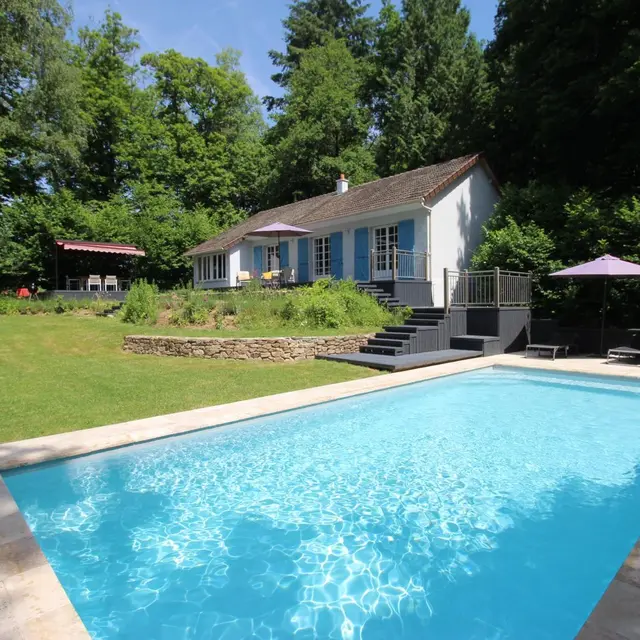 Gite Le Clos des Chênes à La Combe sur la commune de Thouron en Haute-Vienne (Nouvelle-Aquitaine) - la piscine_1