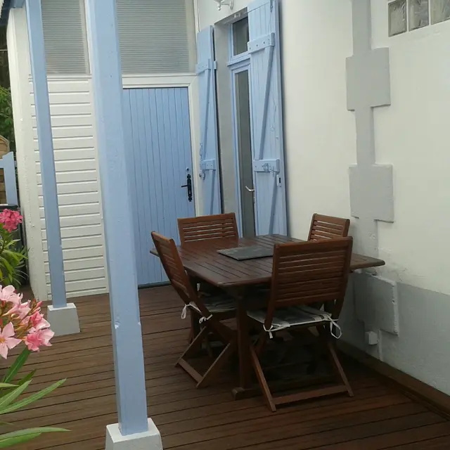 01 PATIO 2023