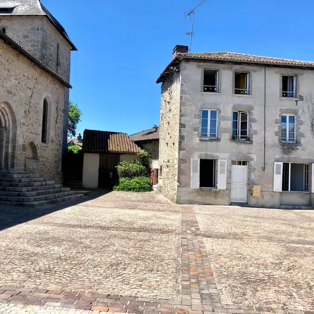 Meublé de Tourisme F2 Place de l'église_1