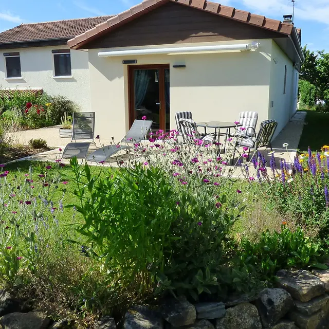 Maison et terrasse L'Aixette_1