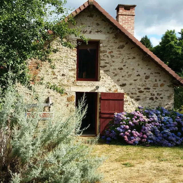Gîte « Sur le chemin de Compostelle » à ST GERMAIN LES BELLES_1