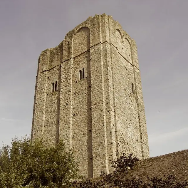 La Tour Médiévale de Château-Chervix_1