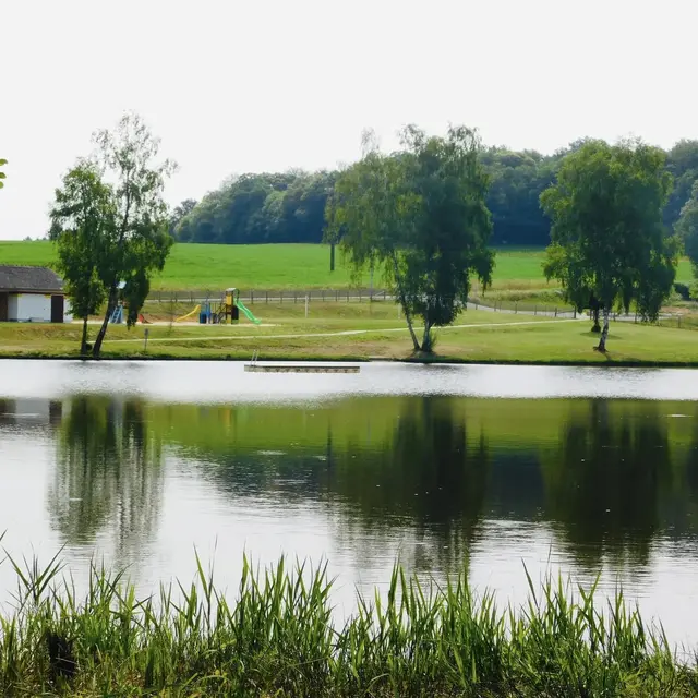 Etang de pêche 'Puychaumartin' à Château-Chervix
