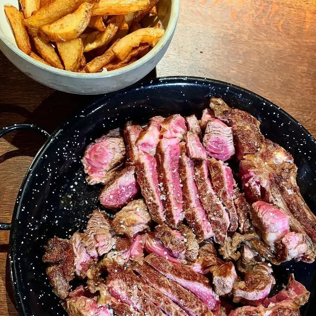 Restaurant La taverne du Gaulois - Rontignon - côte de boeuf blonde d'aquitaine