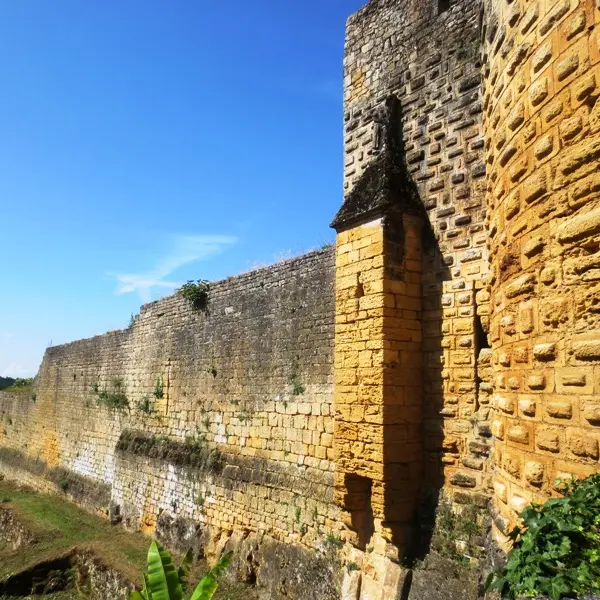 visite-anne-remparts-de-domme
