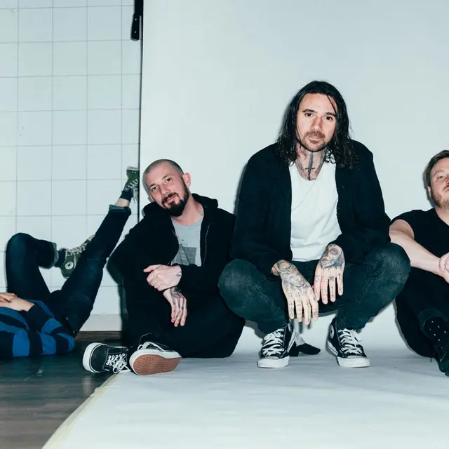 AA---MAIN---03---Band-Picture-