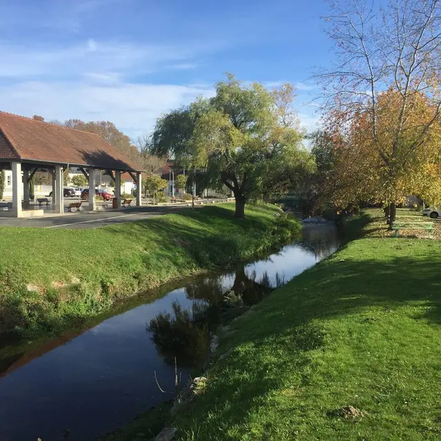 Aire pique-nique - Poey - le ruisseau