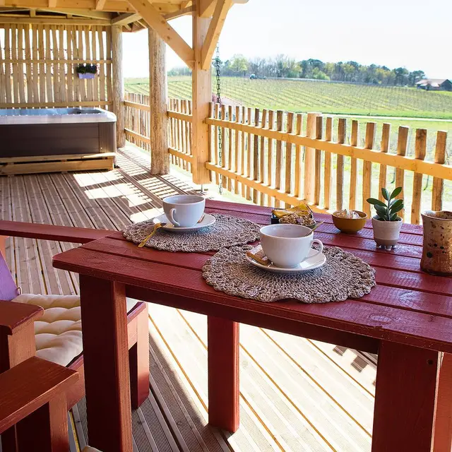 Cabane La Muscadelle terrasse