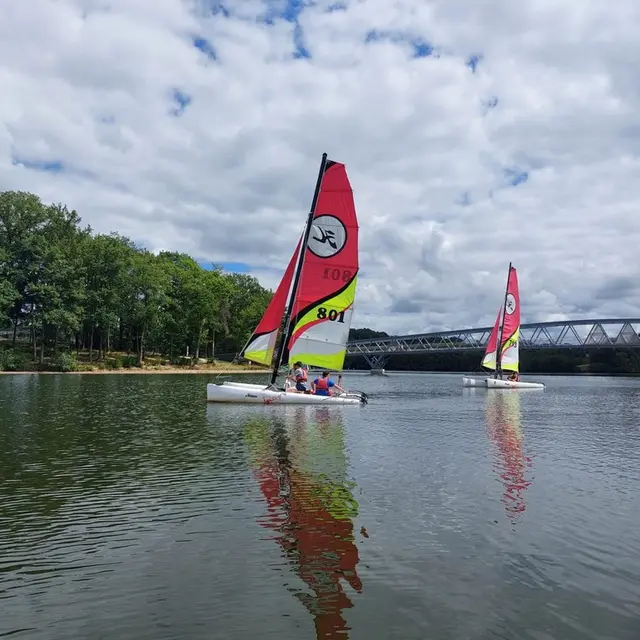 Catamaran-lac-de-saint-pardoux