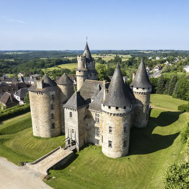 Chateau de Bonneval FRONT RIGHT LANDSCAPE - 1st June 2023 - Chris Brookes Photography JPEG (1)