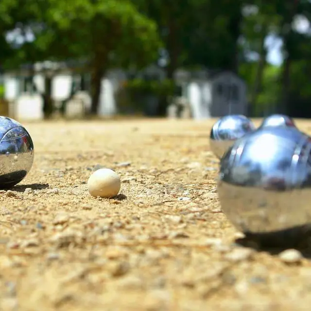 Concours de pétanque
